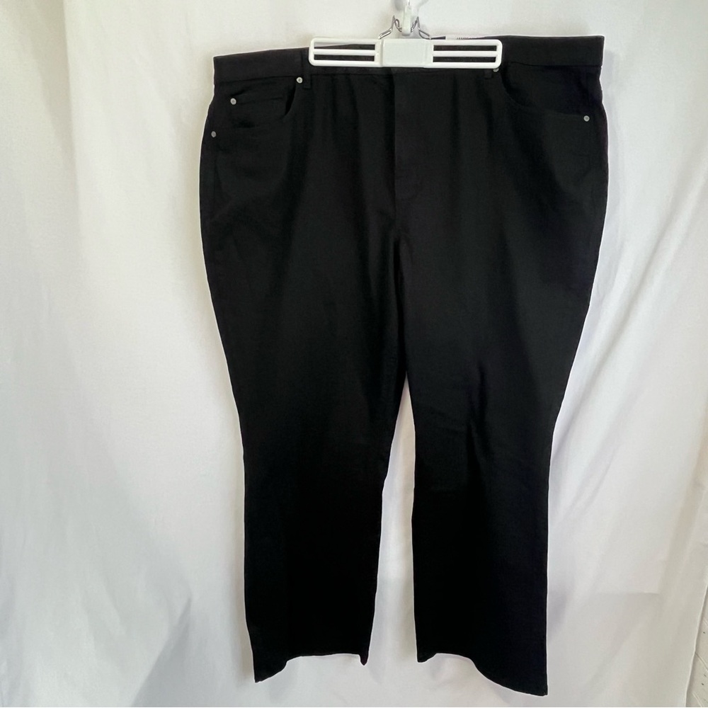 NWT DC Woman’s Black Curvy Fit Bootcut-Leg Jeans